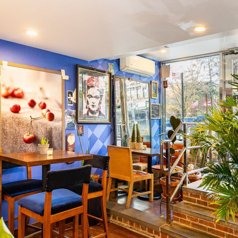 A Dining Experience Built Around Comfort and Craft