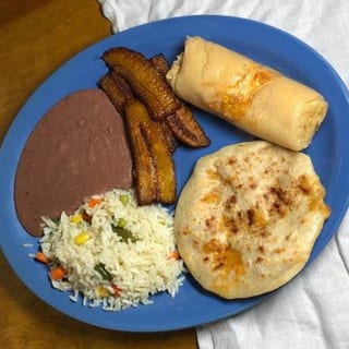 Combinación Salvadoreña