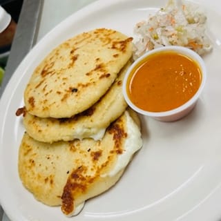 Pupusa Queso 1