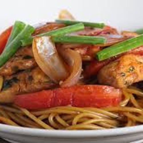 Tallarin Saltado Beef.