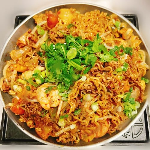 Basil Thai Special Spicy Dry Pot (Meat Lover).