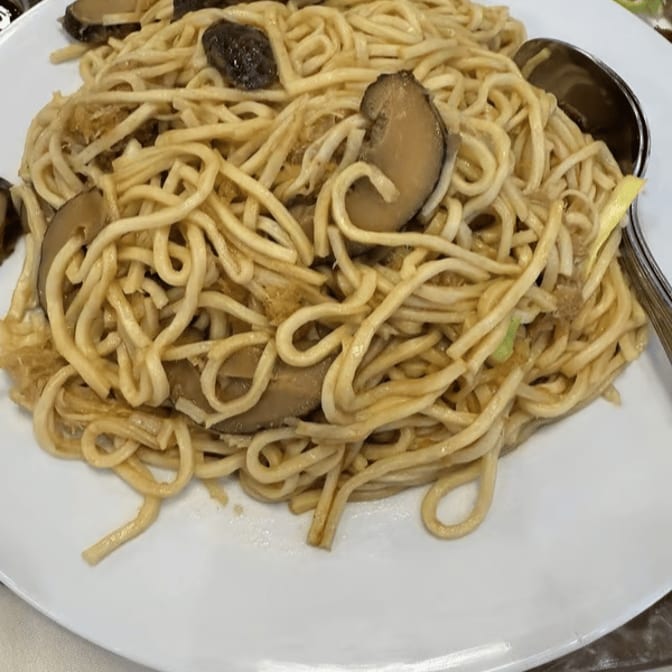 96. Crab Meat W/ Long Life Noodles / 蟹肉干燒伊麵.