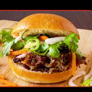 B21. BURGER GRILLED PORK / BURGER THIT NUONG