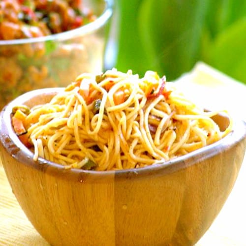 Bucket Veg Hakka Noodles.