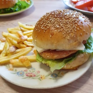 Cheeseburger with French Fries 
