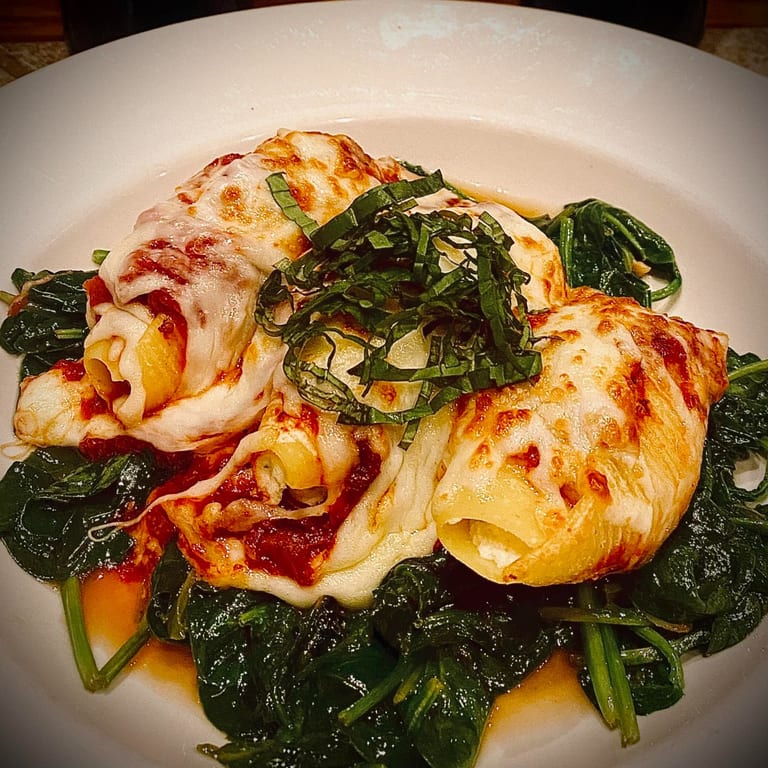 Spinach & Cheese Bliss in Every Shell 🧀