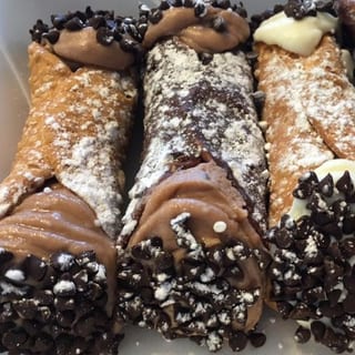 CHOCOLATE CANNOLI (1)