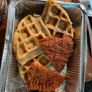 Waffle W/Chicken