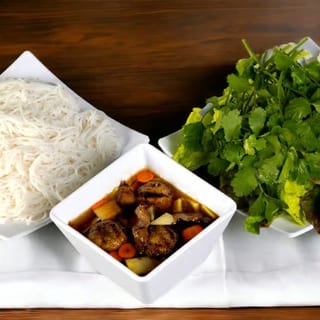 H5. Bún Chả Đòng Xuân / Grilled Pork with Vermicelli / 烤肉丸.肉片米粉