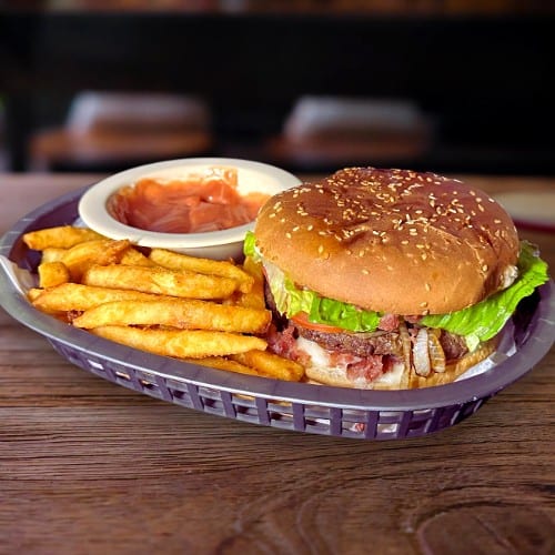 Brazilian Grill Burger Sandwich (Bun with Sesame).