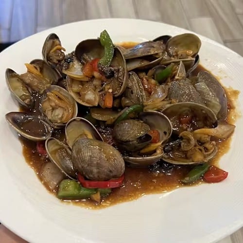 Stir-Fried Clams in Black Bean Sauce.