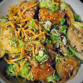 Yakisoba Chicken, Beef or Veggie