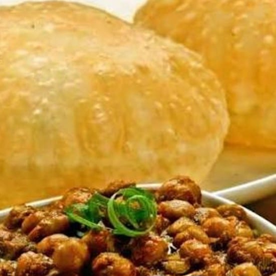 Chole Bhature (peas curry+Breads).