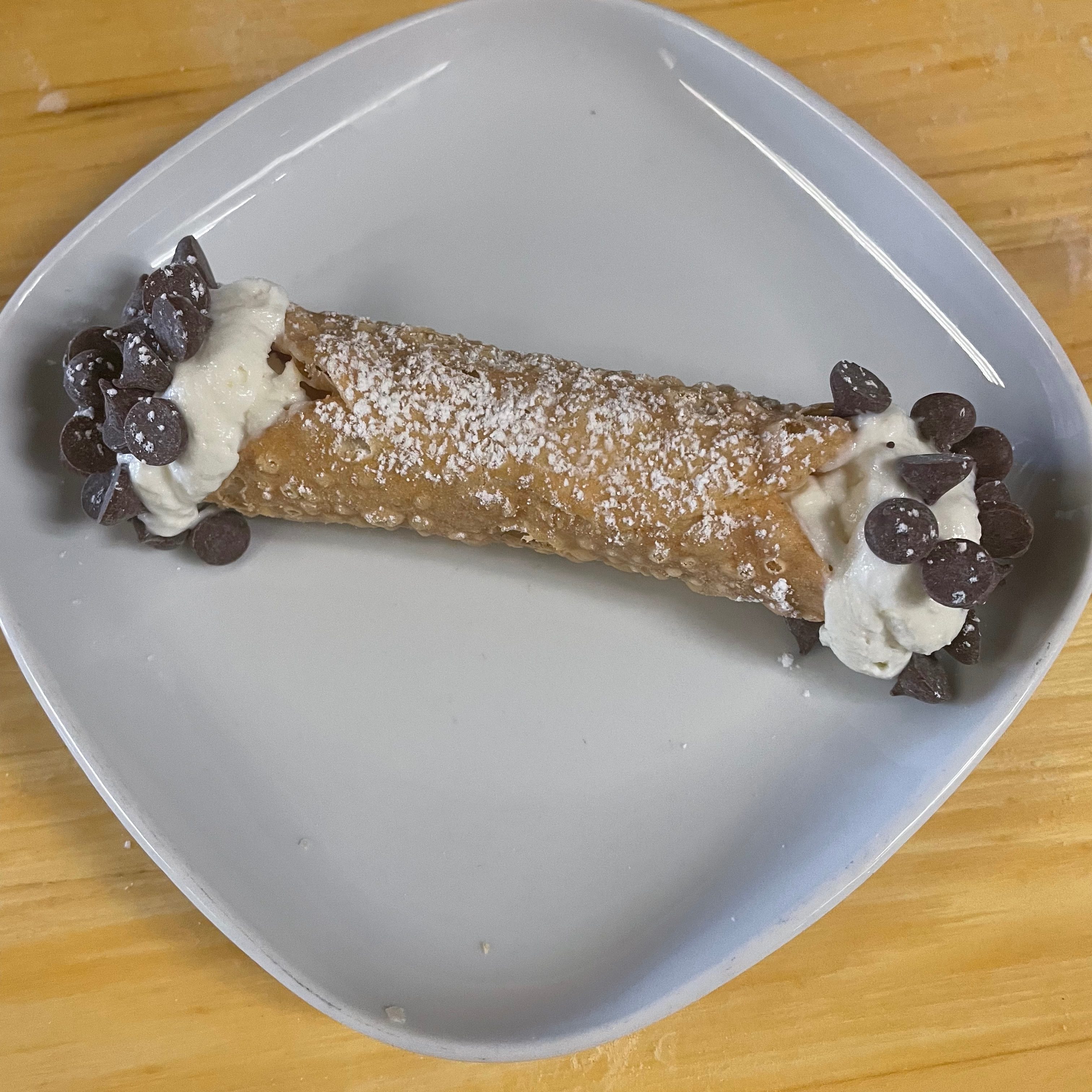 Cannoli.