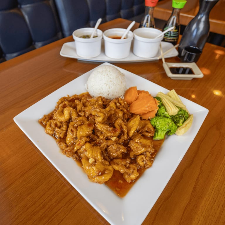 Spicy Tuna Roll: A Sushi Sensation