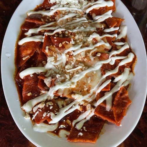 Huevo Chilaquiles Rojos.