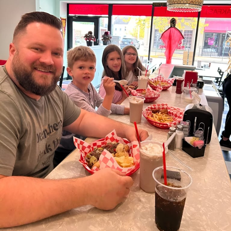 Dine In with Local Flavor and Warmth