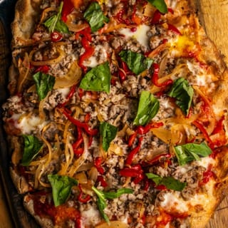Sausage & Peppers Pizza (1 Ft. Pala)