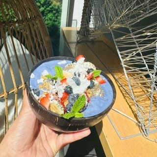 Butterfly Pea Smoothie Bowl