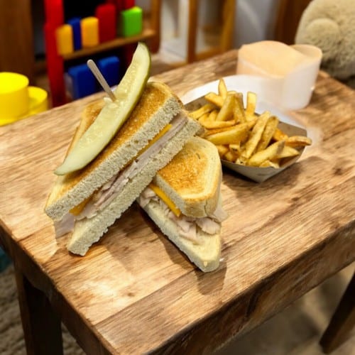 Kids Deli Sandwich.