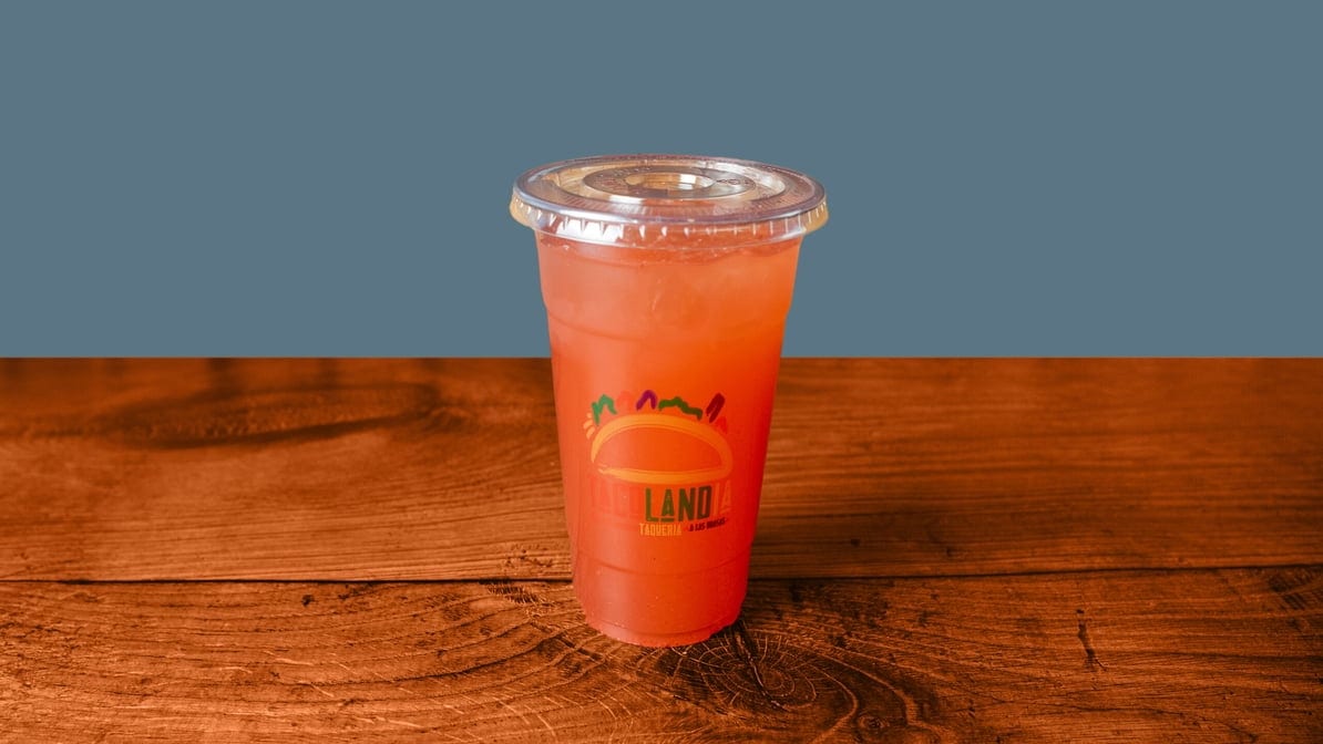Fresa Y Limón Mediana / Medium Strawberry Lemonade.