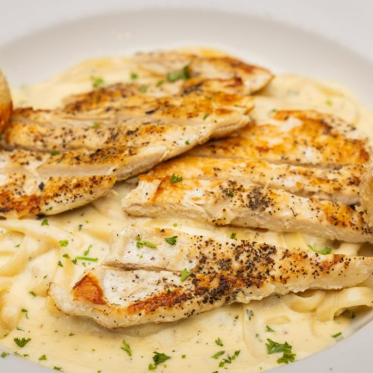Delicious Chicken Alfredo and More Italian Favorites
