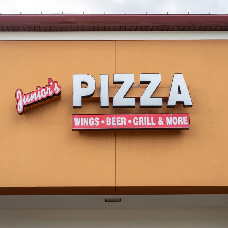 Welcome to Juniors Pizza and More