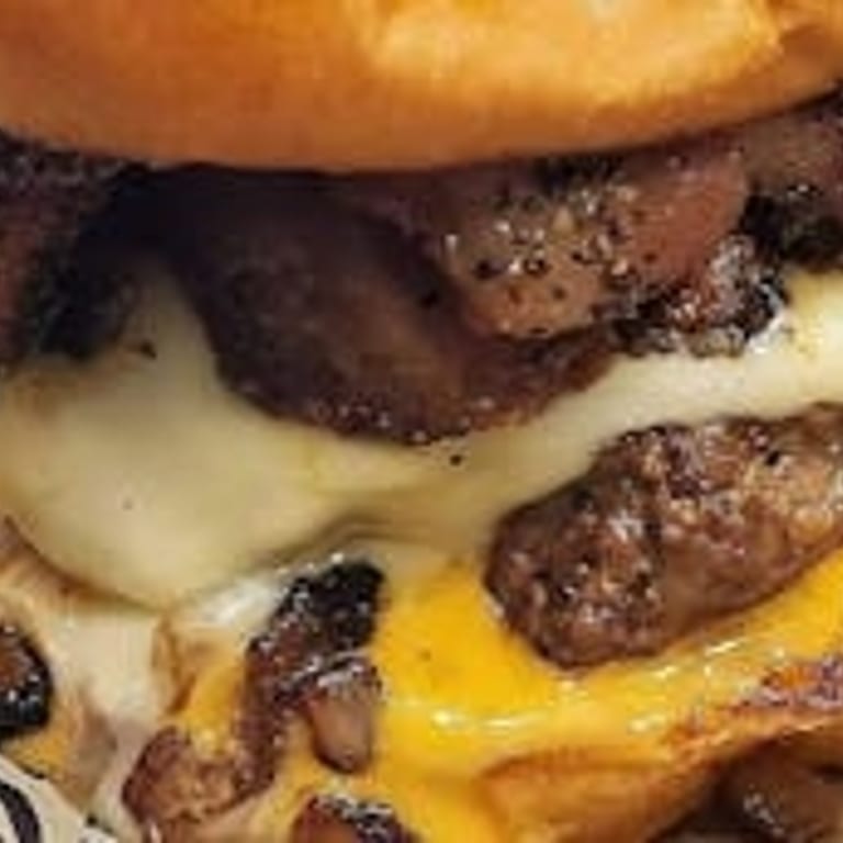 Crunchy Onion Rings: A Perfect Side for Burgers