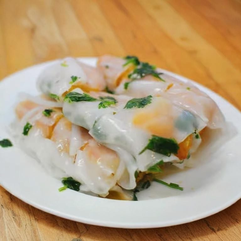 Cilantro Rice Noodle Roll / 芫茜腸.