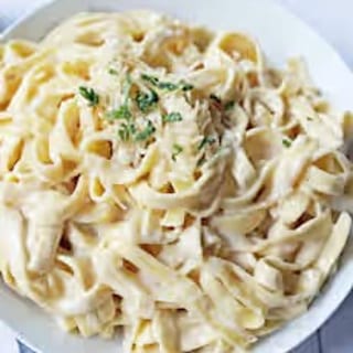 Fettuccine Alfredo Tray