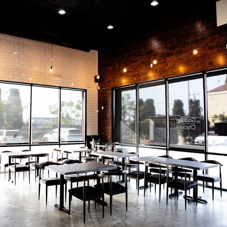 Dine In & Enjoy the Vibes!