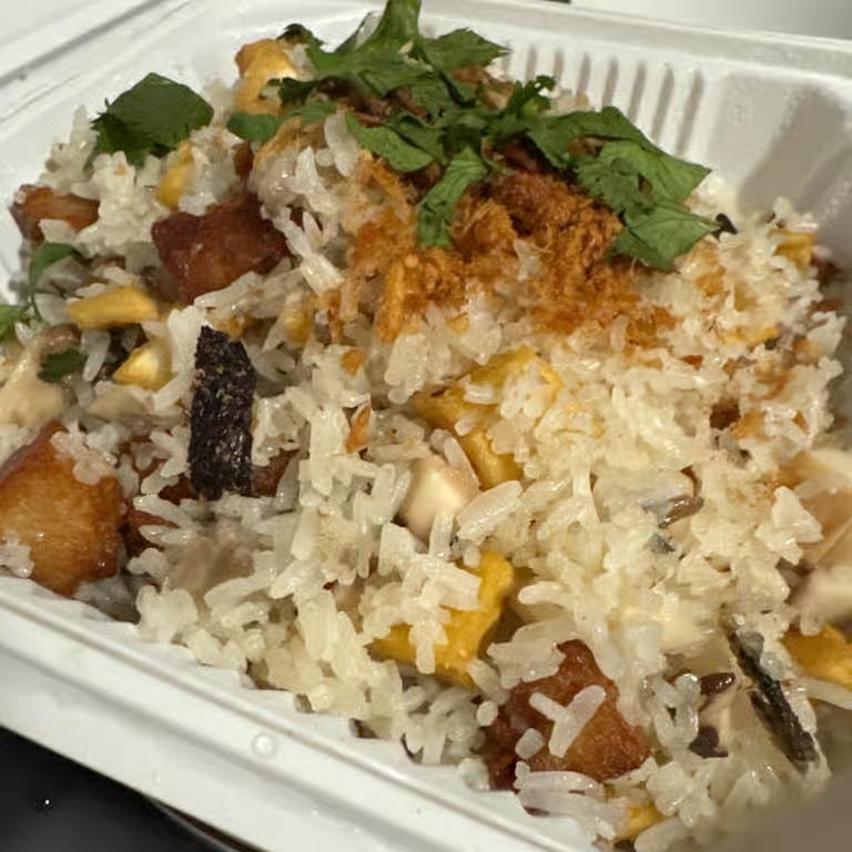 R2. Chickin & Mushrooms Fried Rice.