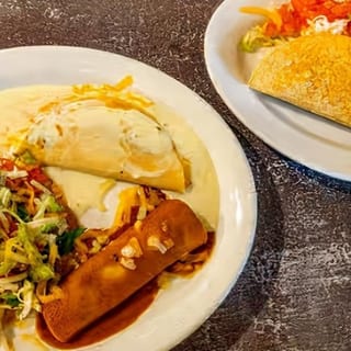 C. One Chalupa, 1 Cheese Taco, 1 Beef Taco and 1 Beef Enchilada Combo Plate