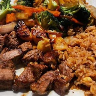 DT20. Filet Mignon & Scallop