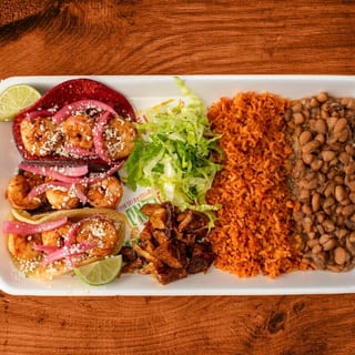 Combo De 3 Tacos De Camarón / 3 Shrimp Tacos Combo