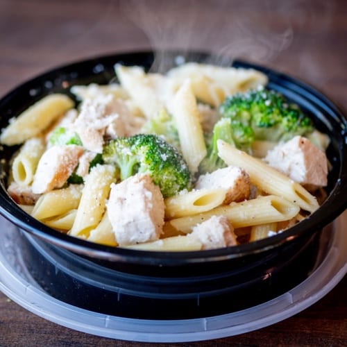Ziti Chicken Broccoli in Garlic Sauce.