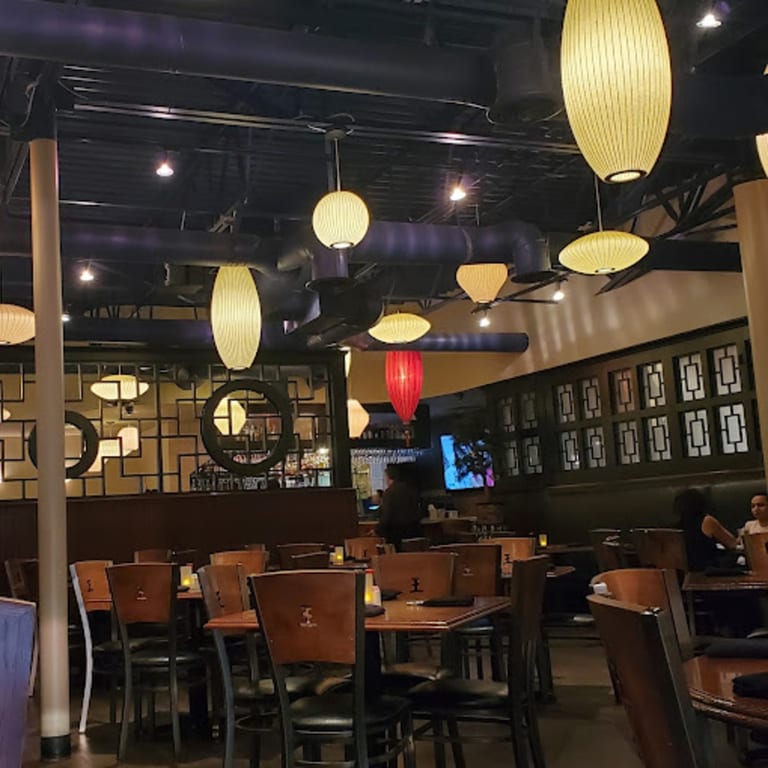 Family Friendly Dine-In Experience 🍽