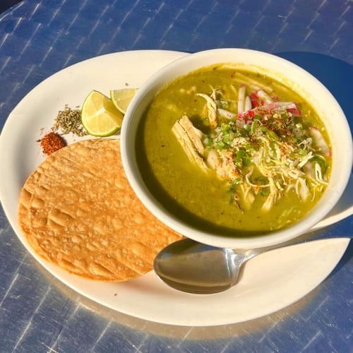 Pozole Verde de Pollo.