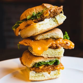 Fried chicken sandwich w/ fries