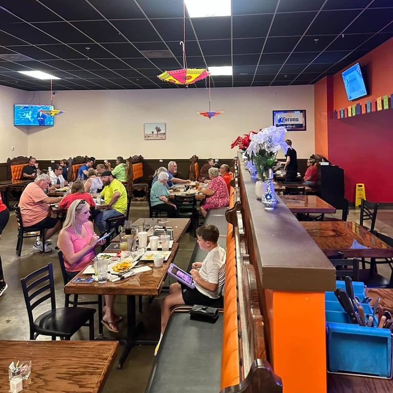 Perfect Spot for Family and Friends 🍽️