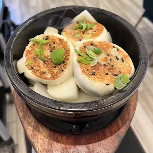 Pan-Fried Vegetable & Pork Bun 沙鍋生煎包.