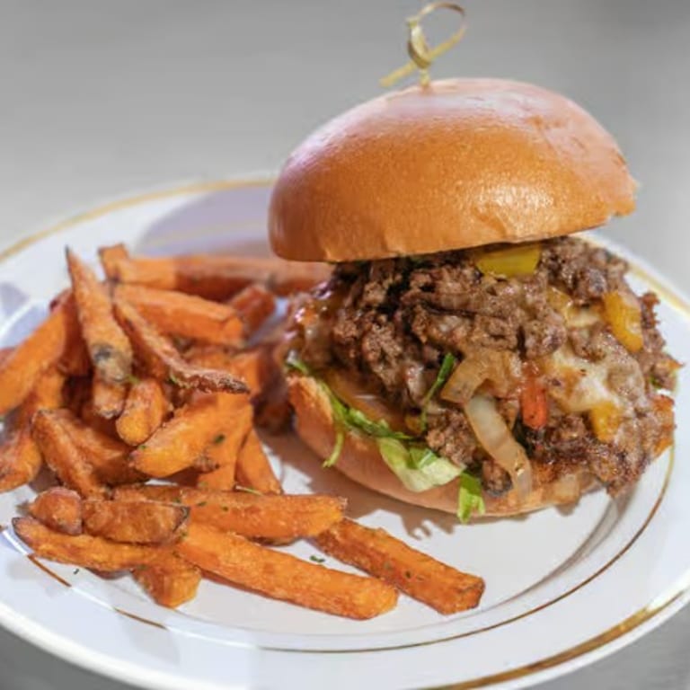 Bacon Cheeseburger: A Juicy Classic