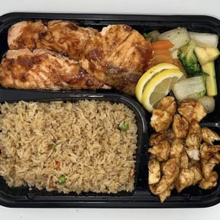 HL11. Salmon & Chicken Lunch Special