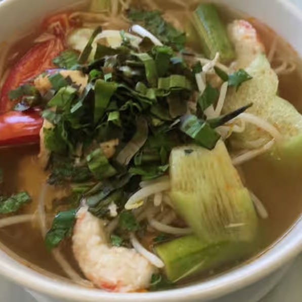 F16. Vietnamese Sweet & Sour Soup.