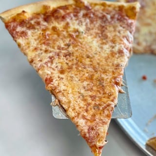 New York Cheese Pizza 18'.