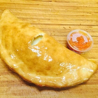 Gusto's El leonel especial calzone