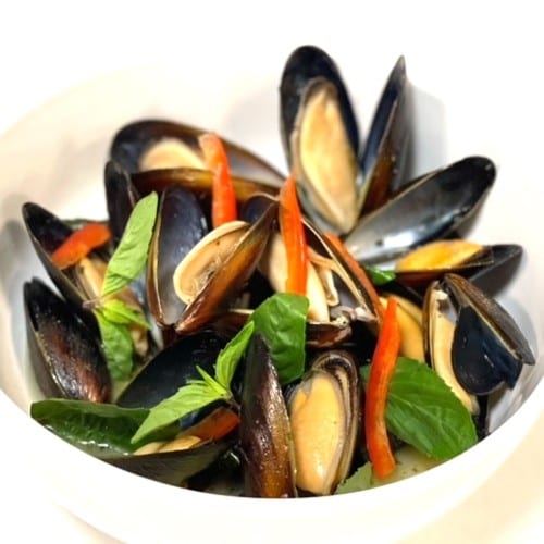 "NEW" Mussels in Basil Garlic Sauce.