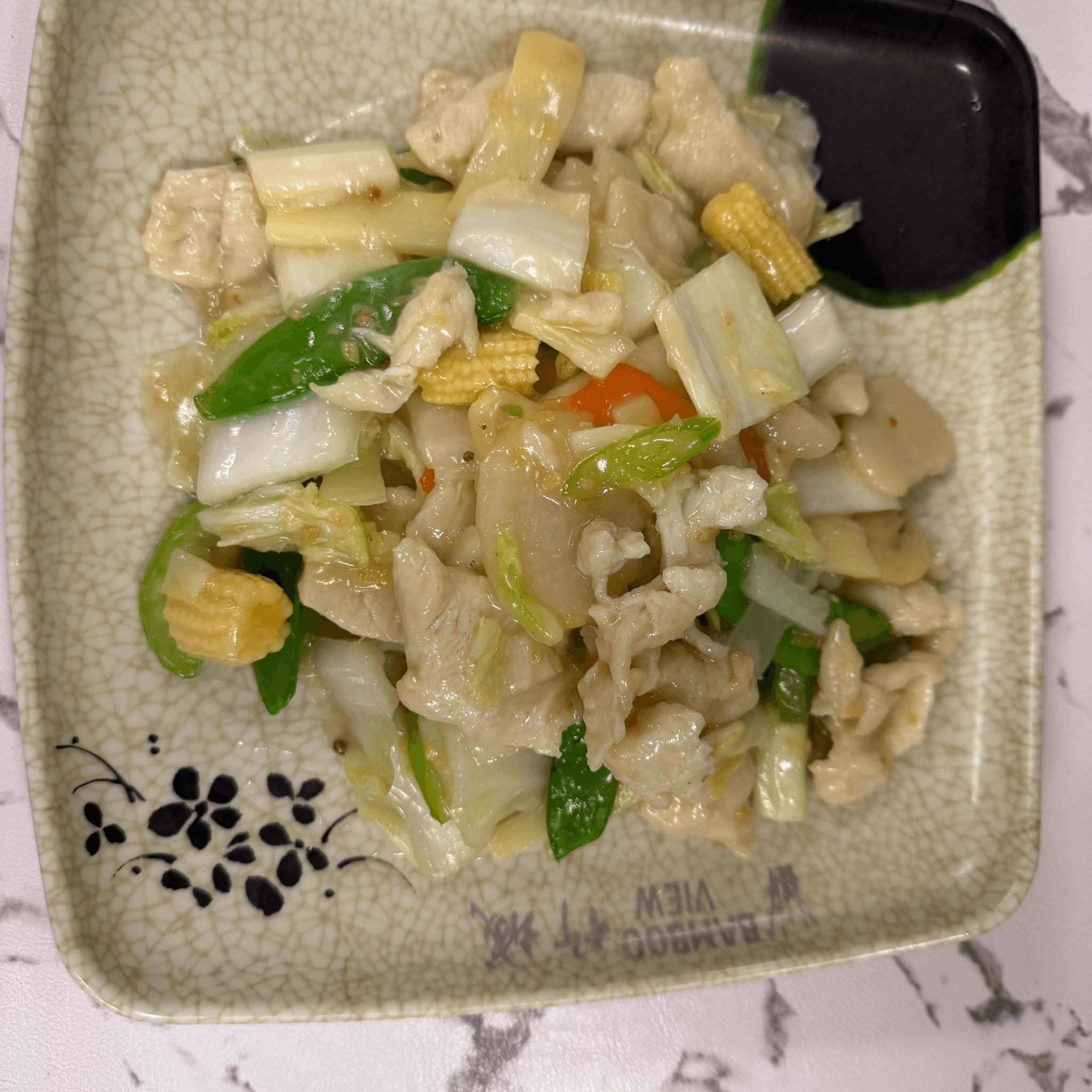 C16. Moo Goo Gai Pan.