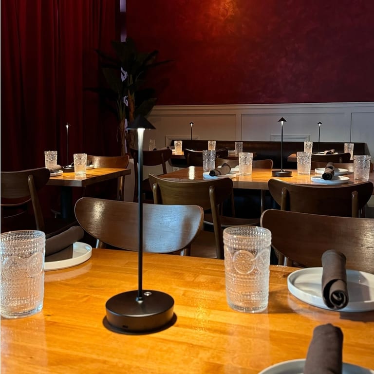 Book Your Table at Fratelli’s!