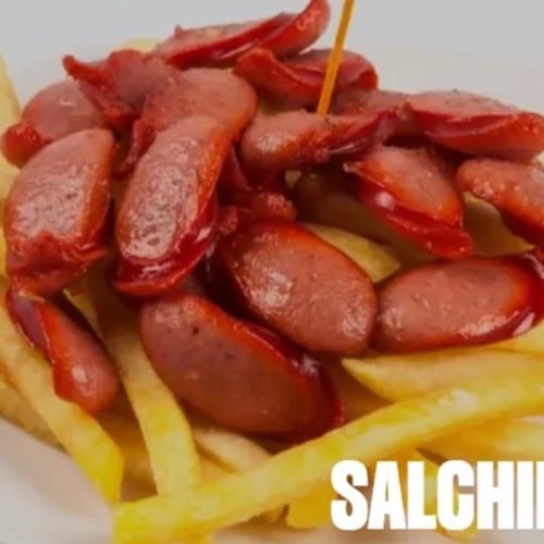 Salchipapas.